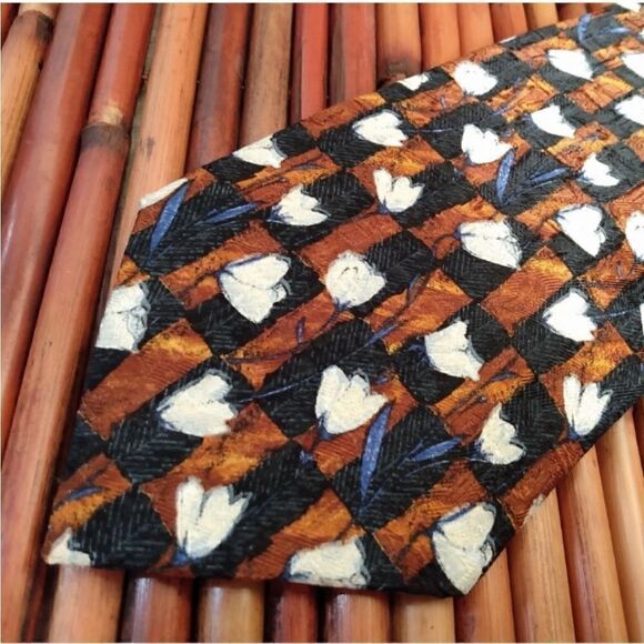 EUC ERMENEGILDO ZEGNA Black & Brown Rectangles with White Flowers 100% Silk Tie - Picture 1 of 7